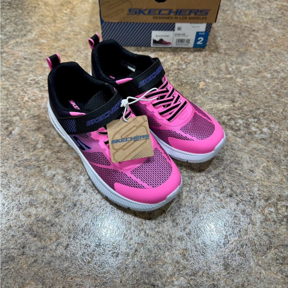 New Skechers Dyna-Air Black/Pink Sneakers — Size 2 Youth — NWT